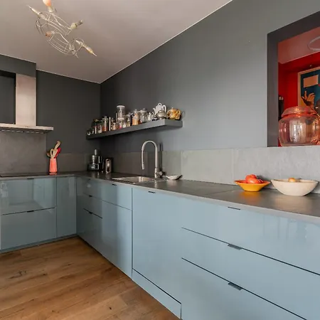 Veeve - Florentine Gaze